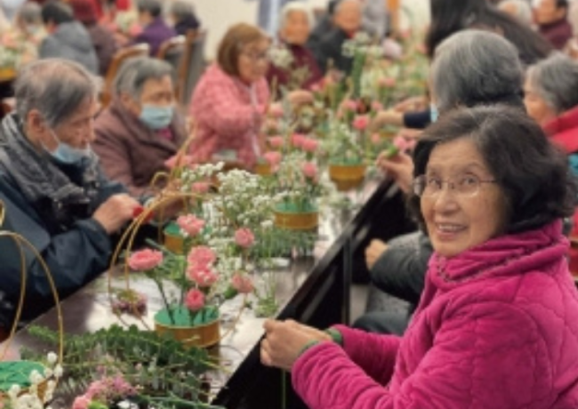 KUNOX CO., LTD : Compassionate actions warm the hearts of the elderly.